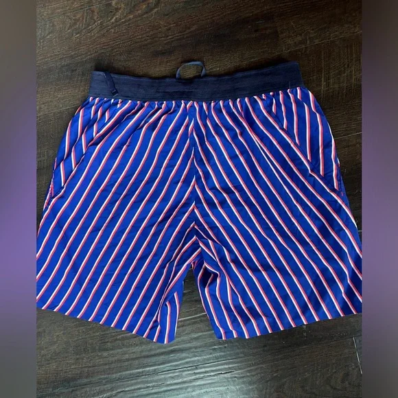 Men’s Nike Shorts XL - Picture 3 of 4